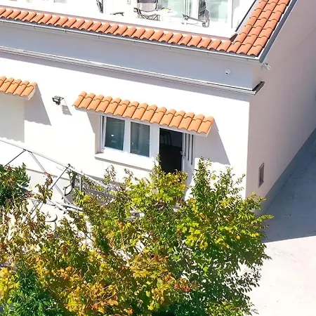 Feria 2 * Οπατία